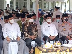Ketua DPRD Kabupaten Bekasi Dan Plt Kabupaten Bekasi Menghadiri Acara Isra Mi’raj Nabi Muhammad SAW Di Halaman Mesjid Assalam Serang.
