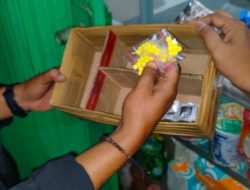 Pemdes Ciantra Sidak & Tutup Toko Yang Jual Obat-obatan Terlarang Berkedok Toko Kosmetik