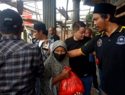 Jelang Lebaran GMBI Kabupaten Bekasi Bagikan Sembako Ke Yatim & Dhuafa