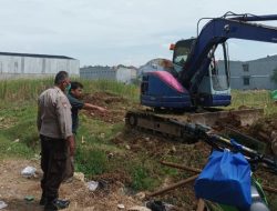 Kades Ciantra Mulyadi Fernando Terus Lakukan Berbaikan Saluran Air Dan Juga Kebersihan Lingkungan