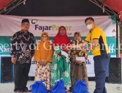 FajarPaper Berikan Zakat Jelang Idul Fitri untuk Warga di 3 Desa Kab. Bekasi