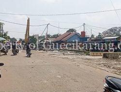 Ratusan Bangunan Liar Di Bantaran SS Pulo Sirih, Dibongkar Satpol PP Kabupaten Bekasi