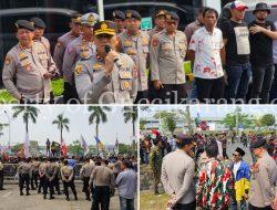 Kapolsek Cikarang Selatan dan Personil Amankan Unjuk Rasa di PT. Musashi Auto Part Kawasan Ejip
