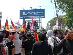 Ribuan Masa Dari 13 Ormas Dan LSM Sekabupaten Bekasi Datangi PT. Multistrada, Tuntut Pengelolaan Limbah Ke Pengusaha Lokal