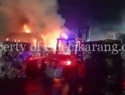 PT Fajar Surya Wisesa Tbk Berhasil Padamkan Kebakaran.