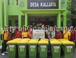 FajarPaper Berikan Tempat Sampah dan Gelar Giat Bersih Kali,Dukung Kebersihan Lingkungan dan Kesehatan Masyarakat di Cikarang Barat