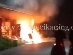 Pengendara Motor Tutup Usia Setelah Menabrak Pedangan Bensin Eceran di Pebayuran