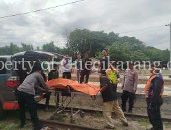 Seorang Wanita Tertabrak Kereta Api Di Perlintasan Stasiun Lemah Abang, Polsek Cikarang Utara Cek TKP.