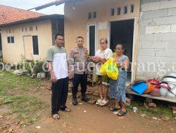 Polsek Cikarang Selatan Salurkan Bantuan Sembako kepada Warga Tunanetra di Desa Sukadami