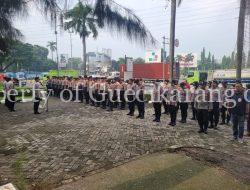 Kapolsek Cikarang Selatan Pimpin Apel Kesiapan Pengamanan Aksi Unjuk Rasa Buruh di Cikarang Selatan Kabupaten Bekasi