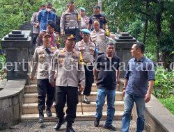 Kapolsek Cikarang Selatan Dampingi Kapolres Metro Bekasi Tinjau Posyan Ops Lilin Jaya 2024 di Waterboom Lippo Cikarang