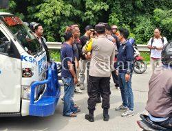 Kapolsek Cikarang Selatan Himbau Buruh untuk Tetap Kondusif dalam Aksi Unjuk Rasa ke Kantor Pemda Bekasi