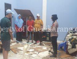 Polsek Tambun Kunjungi Korban Puting Beliung Di Kampung Buwek.