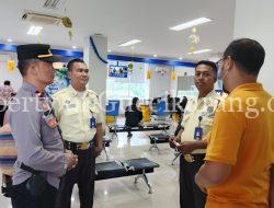 Kapolsubsektor Grand Wisata IPDA MAKMURI, S.H., Sambangi Obyek Vital untuk Berikan Rasa Aman