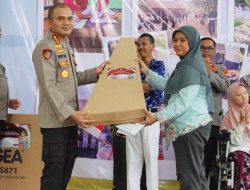 Kapolres Metro Bekasi Gelar Bakti Sosial dan Kesehatan di SLB Negeri Bekasi dalam Rangka HUT Bhayangkara ke-79