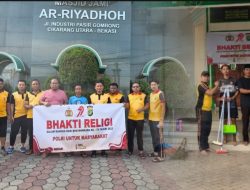 Sat Intelkam Polres Metro Bekasi Gelar Bakti Religi Sambut Hari Bhayangkara ke-79 di Masjid Ar-Riyadhoh