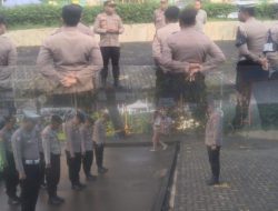 Polsek Cikarang Selatan Gelar Apel Pengamanan Pawai Ta’aruf FUKHIS, Kapolsek: Laksanakan Tugas dengan Humanis