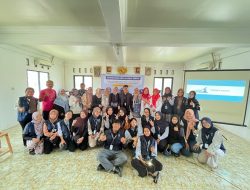 Adanya Mahasiswa KKN di Desa Karangsetia 2025 Membuat Digitalisasi UMKM Semakin Meningkat