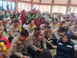 Doa Bersama Komunitas Ojek Online dan Santunan Anak Yatim Polres Metro Bekasi Wujud Kepedulian dan Sinergi Dalam Mewujudkan Bekasi Aman