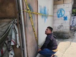 Polsek Cikarang Selatan Pasang Police Line di Warung Diduga Penjual Obat Terlarang di Kp. Cijingga Desa serang