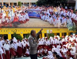 Police Go to School di SDN 06 Sukaresmi, Polsek Cikarang Selatan Tekankan Disiplin dan Anti-Bullying Sejak Dini