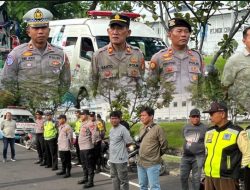 Kapolsek Cikarang Selatan Pimpin Pengamanan Keberangkatan Buruh ke Mahkamah Agung
