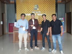 Forum HIMMB Memberikan Surat Laporan Pengaduan Masyarakat Kepada Badan Kehormatan DPRD Kabupaten Bekasi*