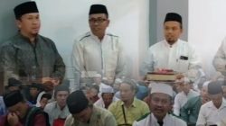 Kades Ciantra Bang Bulle dan FKDKM Cikarang Selatan Beri Kejutan Ulang Tahun Kapolsek AKP Erwin Setiawan