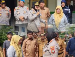 Kades Ciantra Dampingi Kapolres Metro Bekasi Tinjau Atap Roboh SMPN 3 Cikarang Selatan
