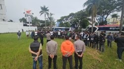 Polisi Kawal Keberangkatan Suporter Persib dari Cikarang Selatan ke GBLA Bandung