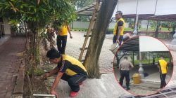 Polsek Cikarang Selatan Gelar Kurve Bersih-Bersih Masjid Al Barkah Sambut Ramadhan