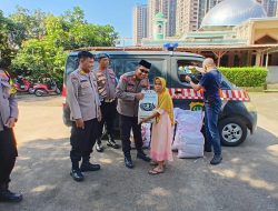 Polsek Cikarang Selatan Bersama Yayasan Budha Tzu Chi Bagikan Beras untuk Warga