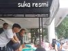 VIRAL! Sekdes Aktif Desa Sukaresmi Diduga Kampanye dengan Membagikan Beras di Kantor Desa