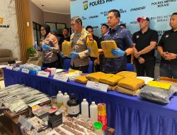 Polres Metro Bekasi Bongkar Peredaran Narkoba,12 Tersangka Diamankan.