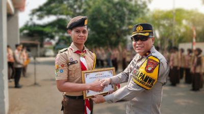 Kapolsek Cikarang Selatan Kukuhkan Saka Bhayangkara Angkatan Ke-4