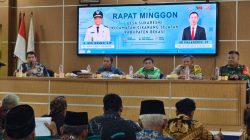 Pemerintah Desa Sukaresmi Gelar Rapat Minggon, Bahas Kebersihan, Keamanan, dan Kedisiplinan Aparatur