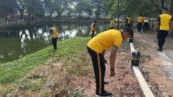 Polsek Cikarang Selatan Gelar Green Policing di Danau Elysium, Wujud Kepedulian Polri terhadap Lingkungan